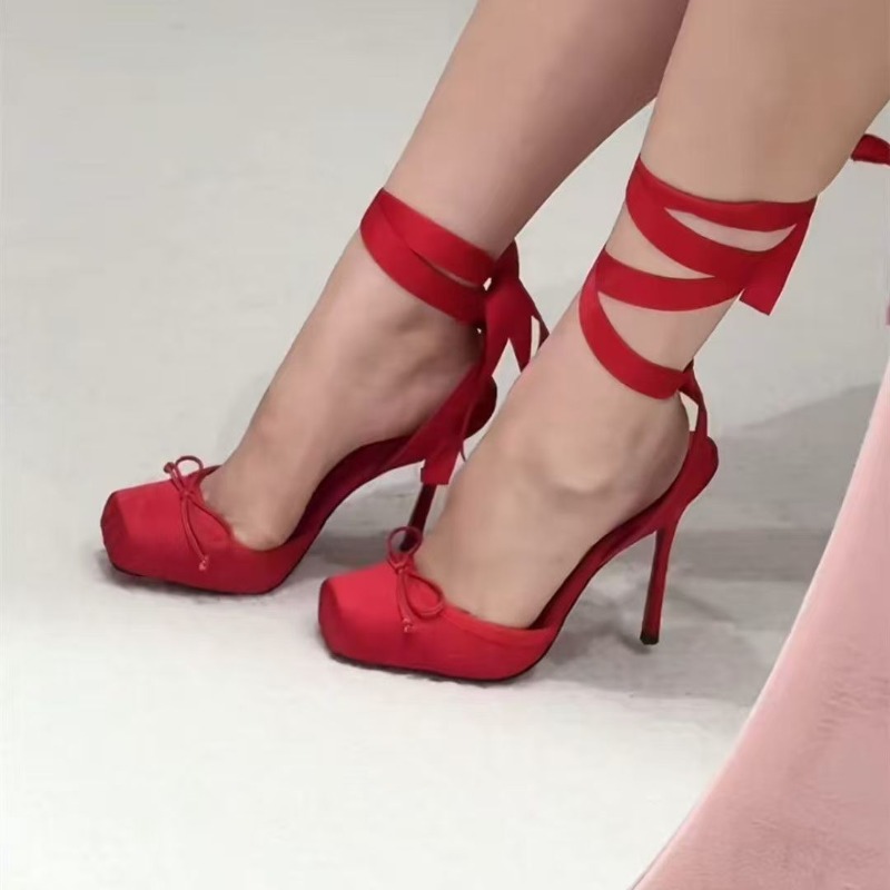 赤いハイヒール、プリーツリボン付き女性用ヘッドラップ、アンク - Women'S Shoes Quality のレビューと価格