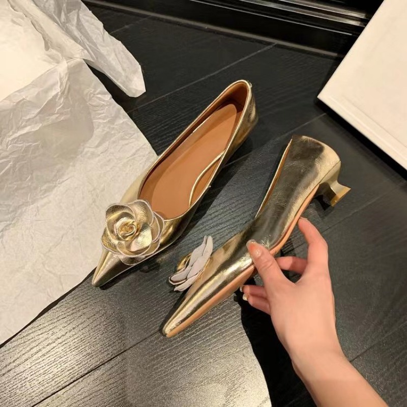 女性の豪華な高品質のパテントレザーの花柄ハイヒール、セクシー - Mule Slip On のレビューと価格