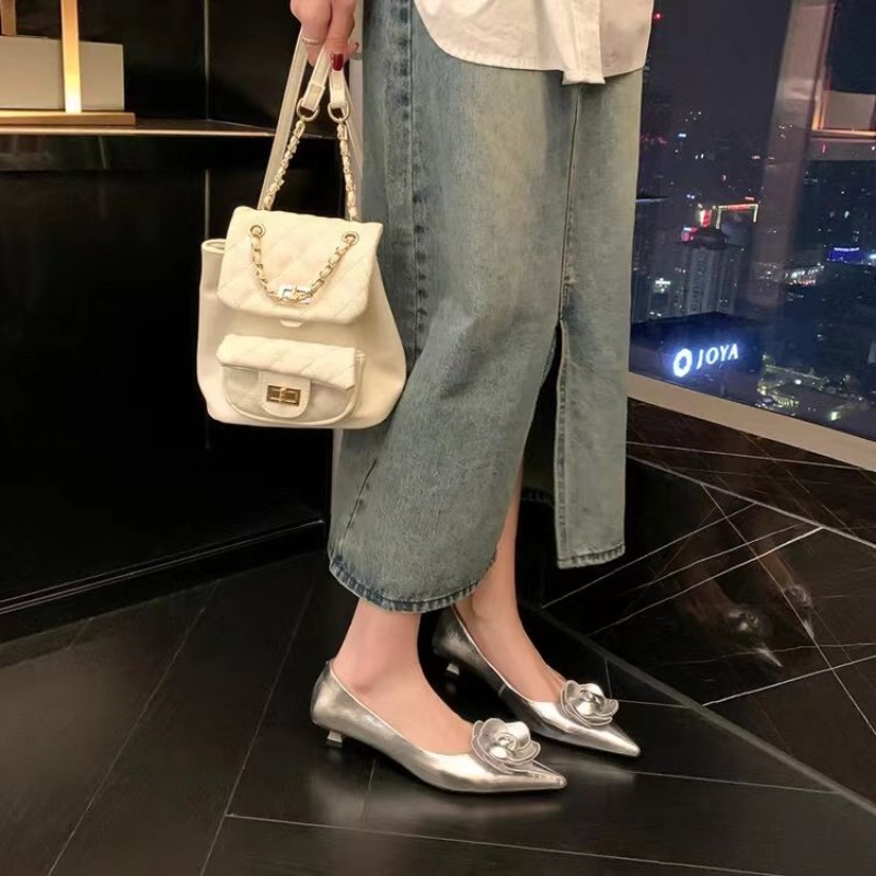 女性の豪華な高品質のパテントレザーの花柄ハイヒール、セクシー - Mule Slip On のレビューと価格